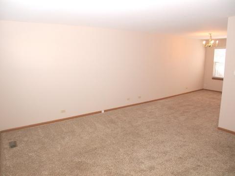 402 Ballard Dr, Algonquin, IL 60102 photo 2