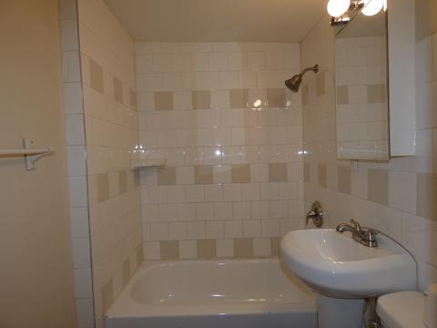 740 E Willow St, Kankakee, IL 60901 photo 9