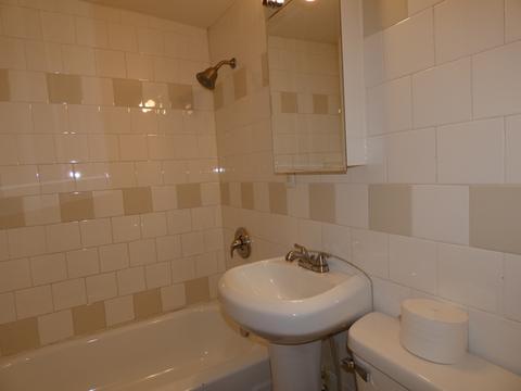 740 E Willow St, Kankakee, IL 60901 photo 8