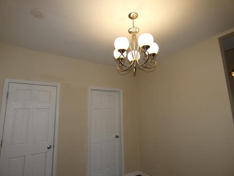 740 E Willow St, Kankakee, IL 60901 photo 2