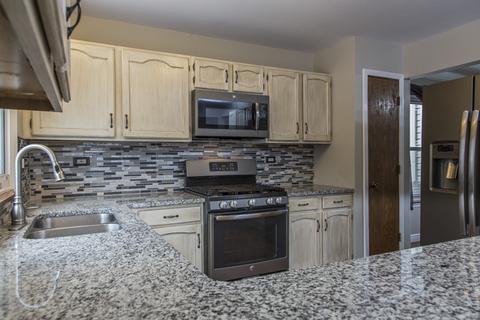 388 Wildberry Ln, Bartlett, IL 60103 photo 8