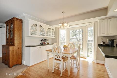 567 Hevern Dr, Wheaton, IL 60189 photo 9