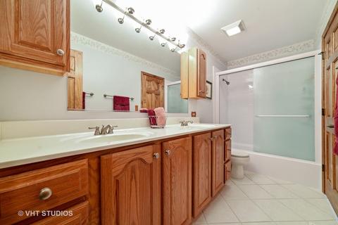 1122 Washington St, Bartlett, IL 60103 photo 10