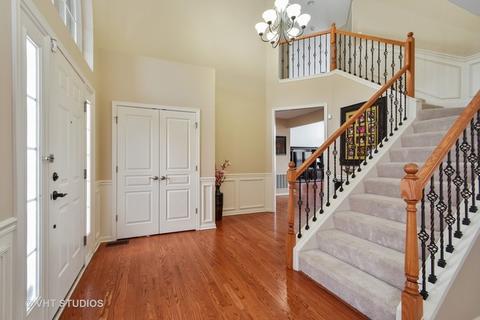 12417 Blue Iris Ln, Plainfield, IL 60585 photo 2