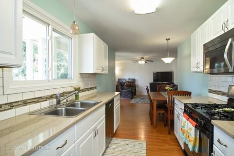 498 W Green Dr, Wheeling, IL 60090 photo 3