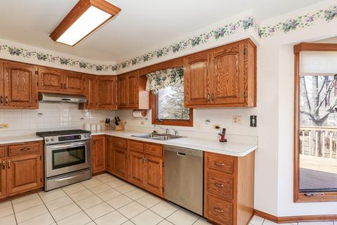 930 Cordova Ct, Wheaton, IL 60189 photo 6