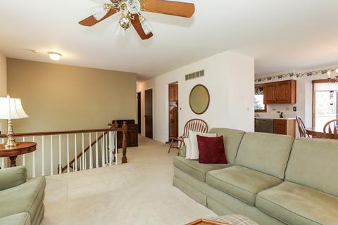 930 Cordova Ct, Wheaton, IL 60189 photo 2