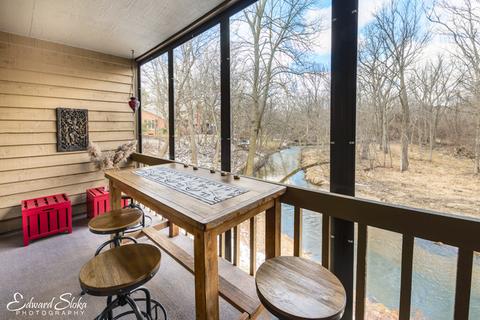 250 Spring Cove Dr, Elgin, IL 60123 photo 9