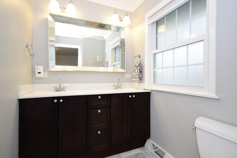 845 S Mitchell Ave, Elmhurst, IL 60126 photo 8