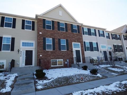 4032 Pompton Ct, Elgin, IL 60124 photo 1