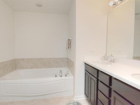 4032 Pompton Ct, Elgin, IL 60124 photo 12