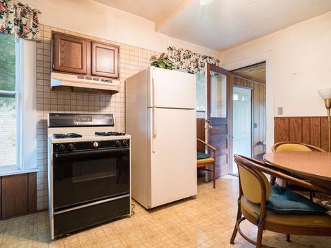 2007 E State St, Rockford, IL 61104 photo 3