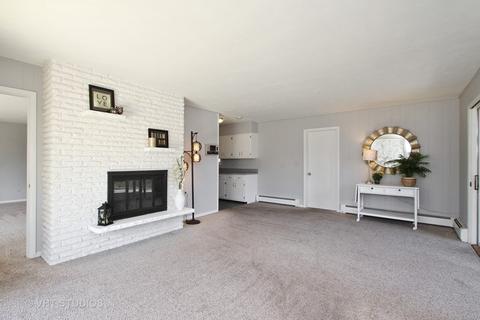 210 Blackhawk Trl, Algonquin, IL 60102 photo 9