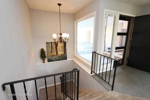 210 Blackhawk Trl, Algonquin, IL 60102 photo 4