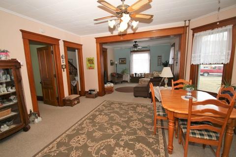 618 E 2nd St, Belvidere, IL 61008 photo 8