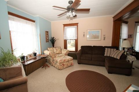 618 E 2nd St, Belvidere, IL 61008 photo 5