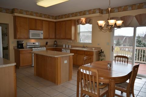 5227 Galloway Dr, Hoffman Estates, IL 60192 photo 11