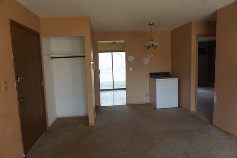 410 Echo Ln #2, Aurora, IL 60504 photo 4