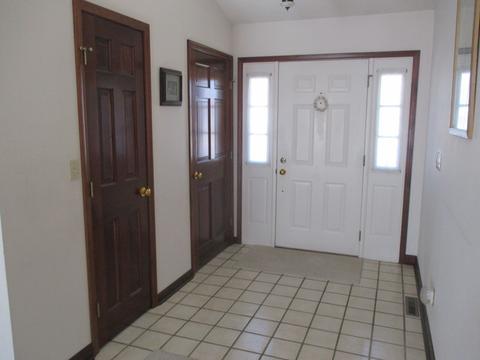 2820 Debo Dr, Peru, IL 61354 photo 4