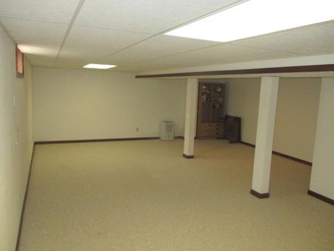 2820 Debo Dr, Peru, IL 61354 photo 12
