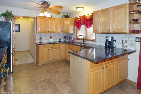 2123 Eldorado Dr, Crest Hill, IL 60403 photo 3