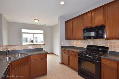 427 Acushnet St, Elgin, IL 60124 photo 8