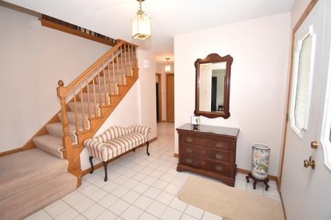 416 Ridgemoor Dr, Willowbrook, IL 60527 photo 4