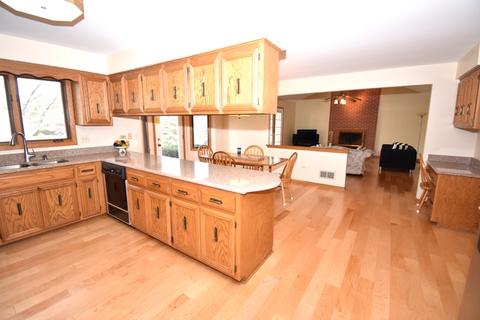 416 Ridgemoor Dr, Willowbrook, IL 60527 photo 9