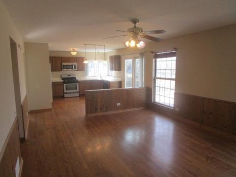 826 Baltusrol Dr, Elgin, IL 60123 photo 7