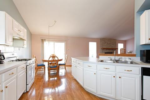 2305 Owl Dr, Plainfield, IL 60586 photo 2