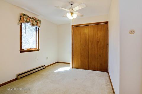 558 Miller Dr, Elgin, IL 60123 photo 9