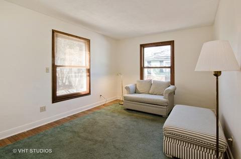558 Miller Dr, Elgin, IL 60123 photo 8