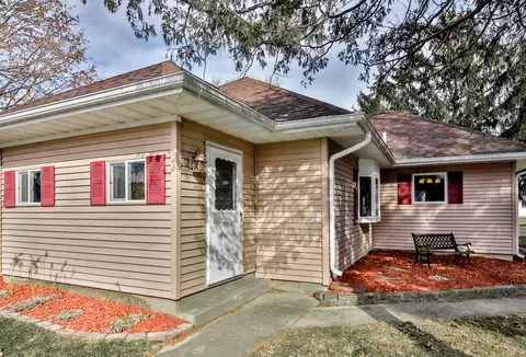 120 S Lawrence St, Cherry Valley, IL 61016 photo 2