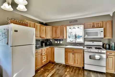120 S Lawrence St, Cherry Valley, IL 61016 photo 11