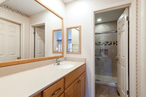 1017 Wheaton Oaks Dr, Wheaton, IL 60187 photo 8