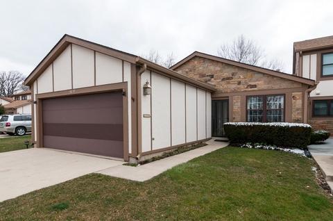 1017 Wheaton Oaks Dr, Wheaton, IL 60187 photo 1