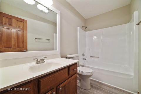 554 Shagbark Dr, Elgin, IL 60123 photo 9