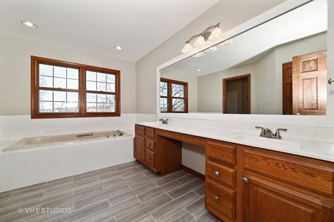 554 Shagbark Dr, Elgin, IL 60123 photo 7