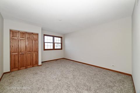 554 Shagbark Dr, Elgin, IL 60123 photo 8