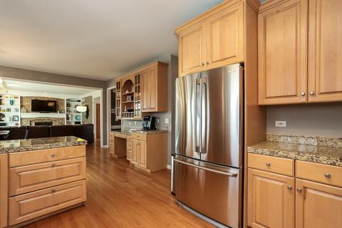 253 Hawk Hollow Dr, Bartlett, IL 60103 photo 6