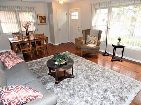 1311 Anthony Rd, Wheeling, IL 60090 photo 2