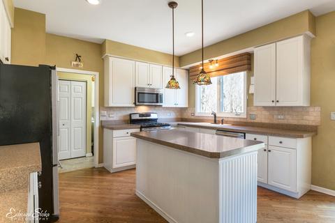 295 Stonegate Rd, Algonquin, IL 60102 photo 8