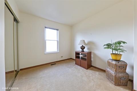 2440 Devonshire Ct, Aurora, IL 60502 photo 7