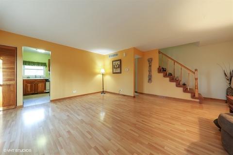 2440 Devonshire Ct, Aurora, IL 60502 photo 5