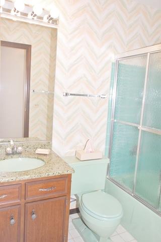 1070 Mayfield Ln, Hoffman Estates, IL 60169 photo 13