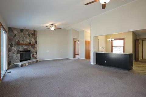 1510 Cobblestone Ct, Johnsburg, IL 60051 photo 2