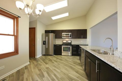 1510 Cobblestone Ct, Johnsburg, IL 60051 photo 5