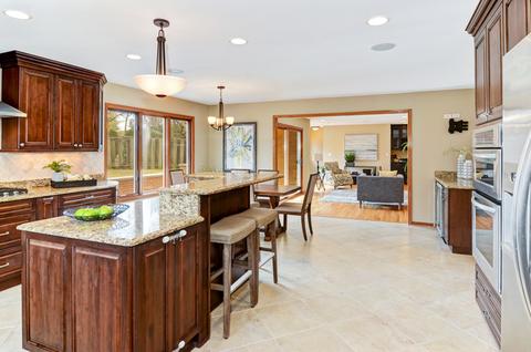 7815 Circle Dr, Burr Ridge, IL 60527 photo 9