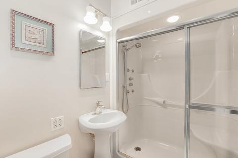969 E Prairie Ave, Des Plaines, IL 60016 photo 17