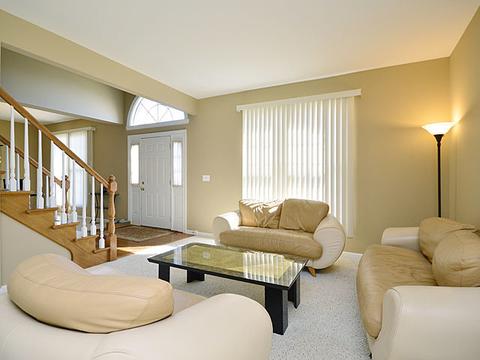 650 Middleton Ln, Des Plaines, IL 60016 photo 2
